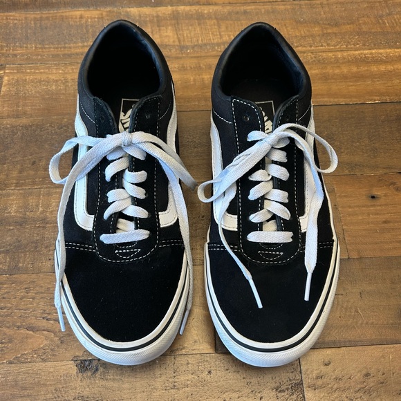 Black Classic Low Top Vans - Picture 1 of 8